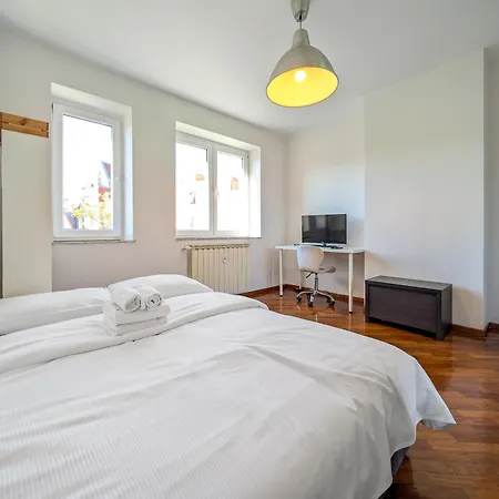 Rynek Old Town By Bookinghost * ヴロツワフ